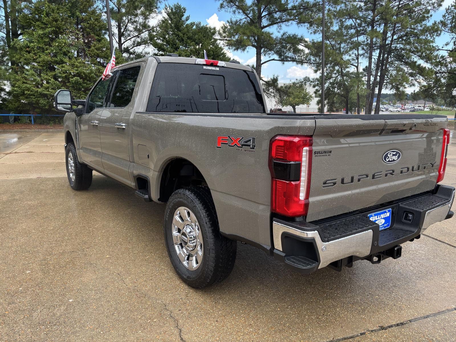 2027 Ford Super Duty F-250 SRW F-250® Lariat®