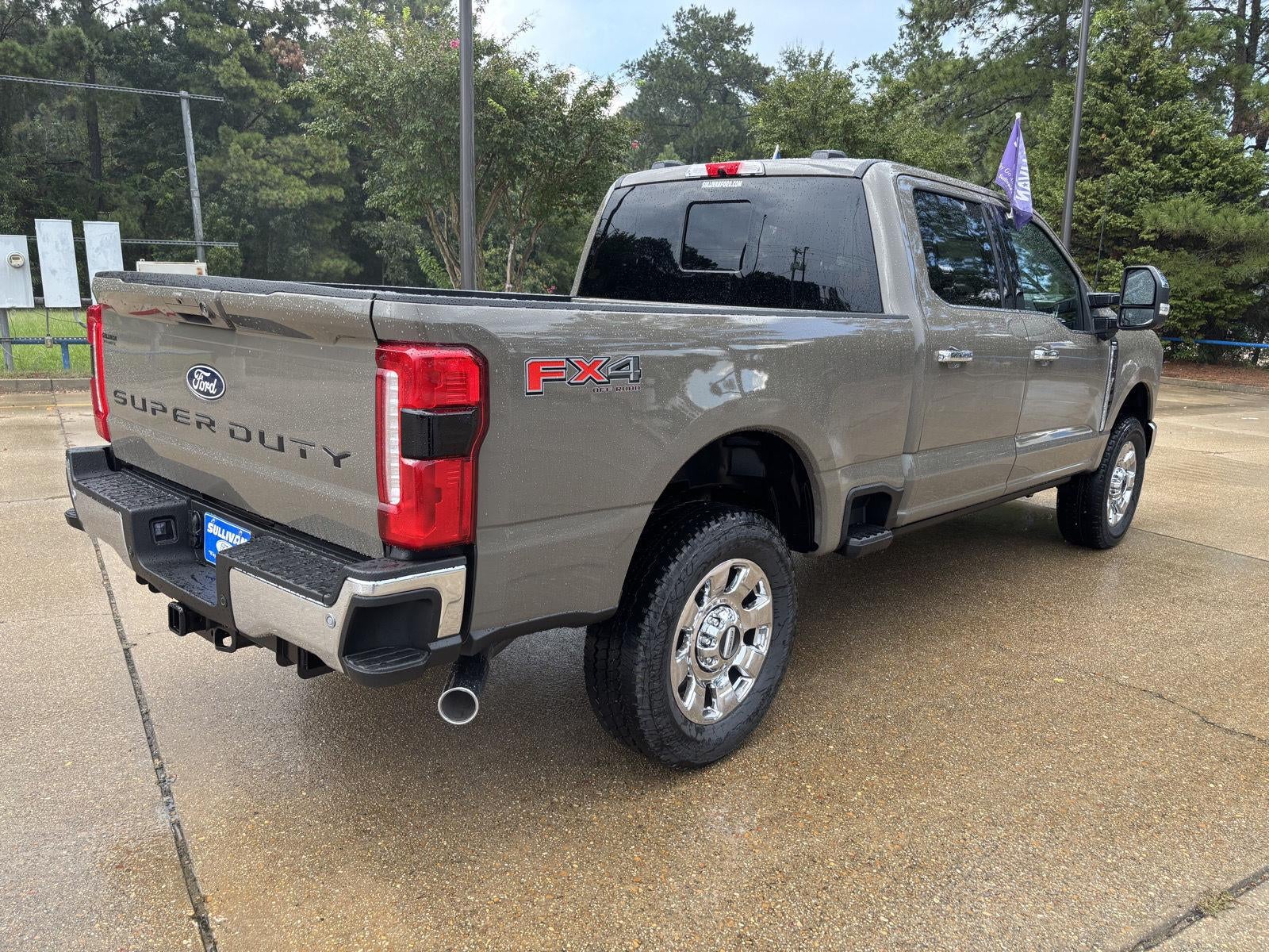 2027 Ford Super Duty F-250 SRW F-250® Lariat®