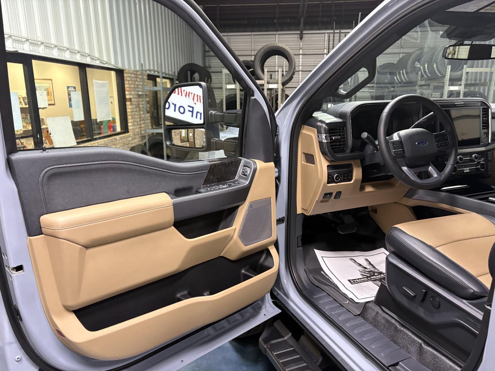 2026 Ford S-DTY F-350 SRW F-350® Lariat®