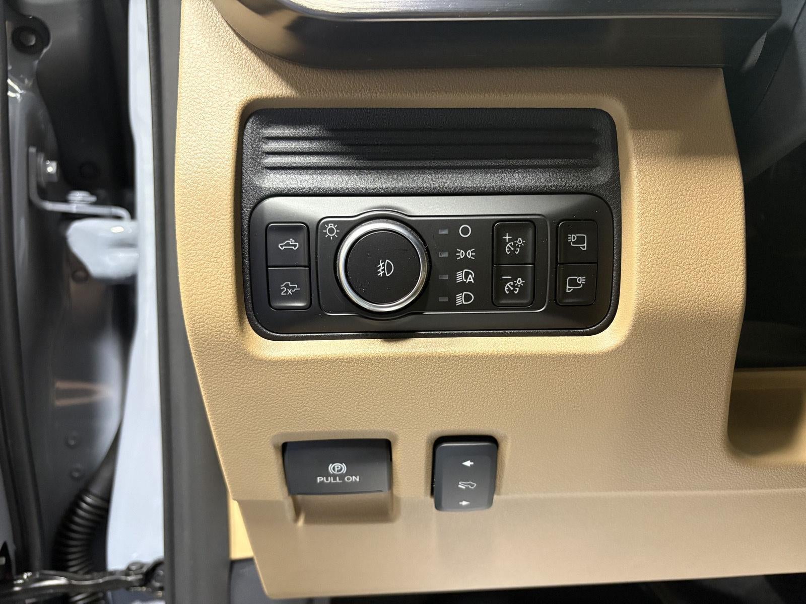 2026 Ford S-DTY F-350 SRW F-350® Lariat®