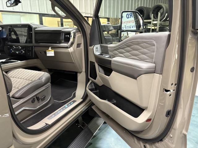 2026 Ford Super Duty F-350 SRW F-350® Platinum®