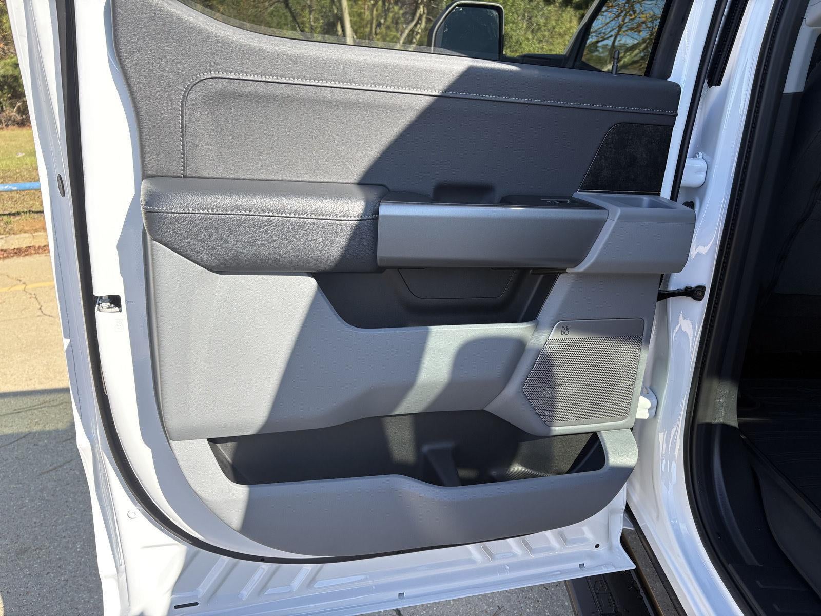 2026 Ford Super Duty F-350 SRW F-350® XLT