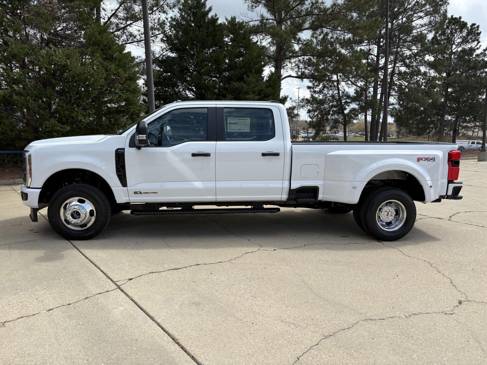 2026 Ford S-DTY F-350 DRW F-350® XL