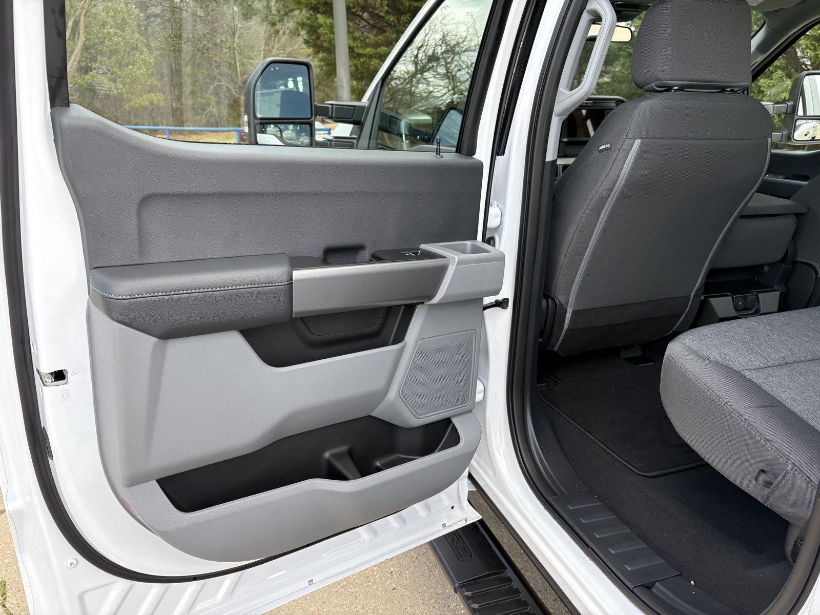 2026 Ford S-DTY F-350 DRW F-350® XL