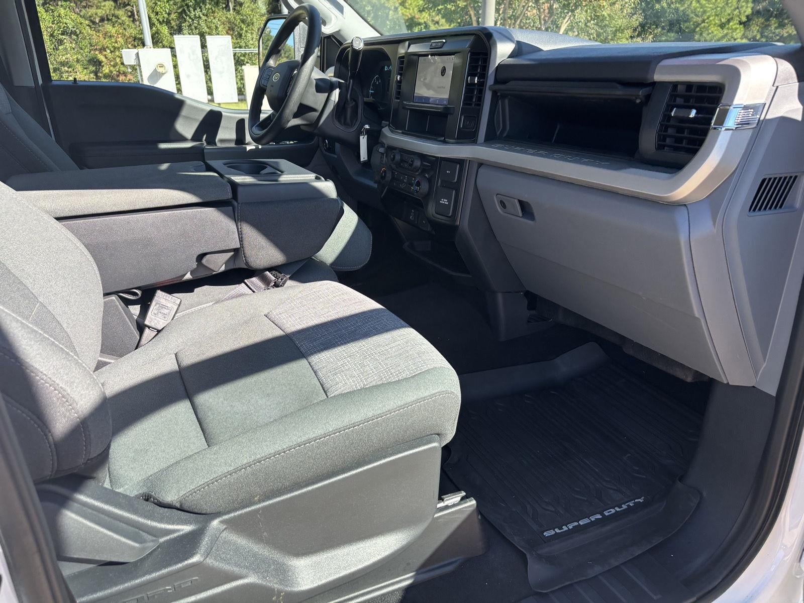 2026 Ford Super Duty F-350 DRW XLT