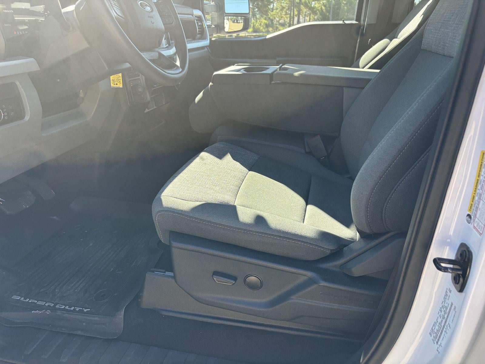 2026 Ford Super Duty F-350 DRW XLT