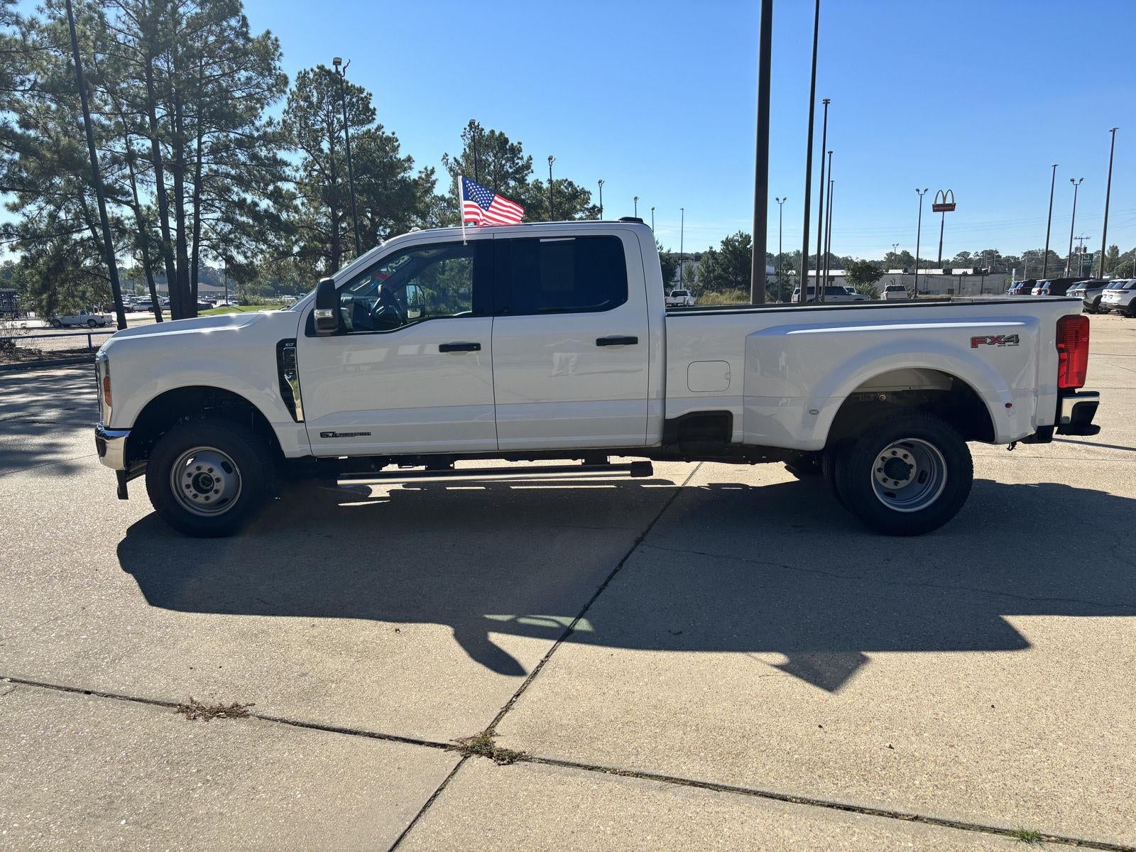 2026 Ford Super Duty F-350 DRW XLT
