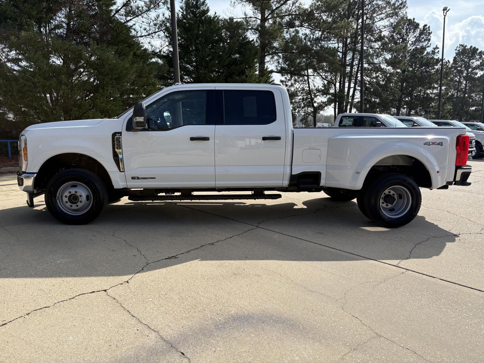 2025 Ford Super Duty F-350 DRW XLT