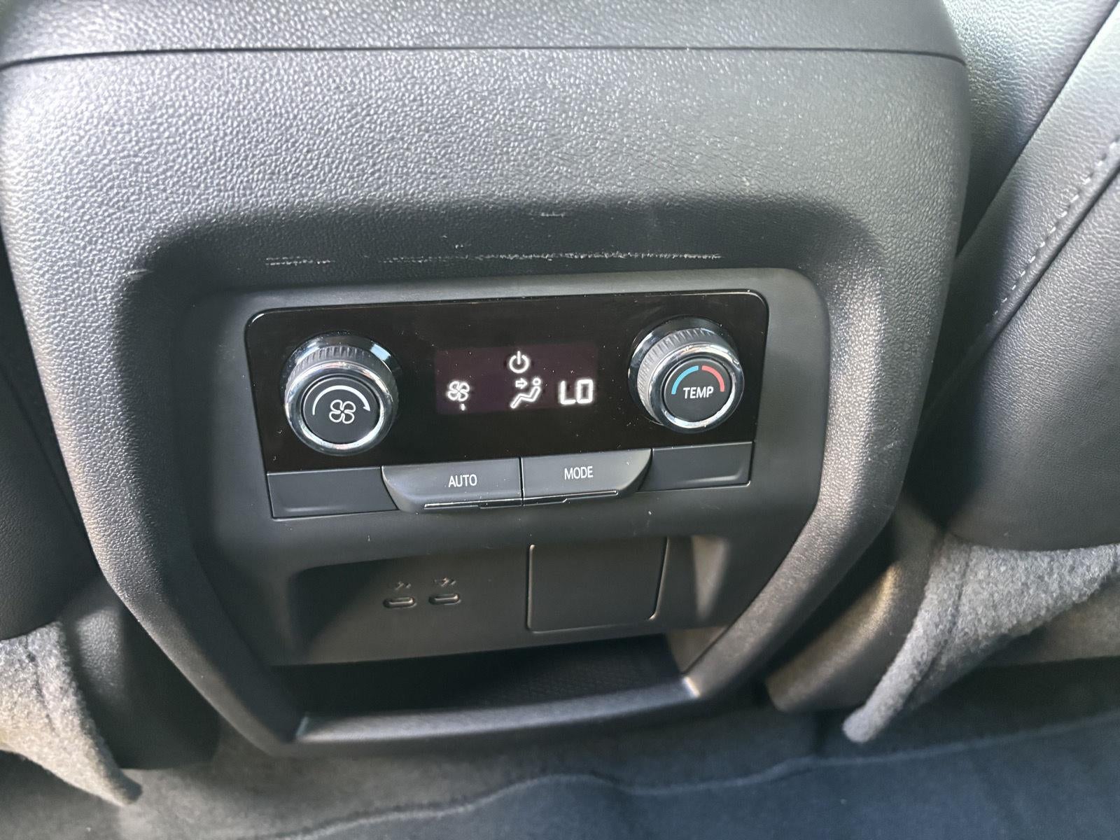 2025 Chevrolet Traverse AWD LT
