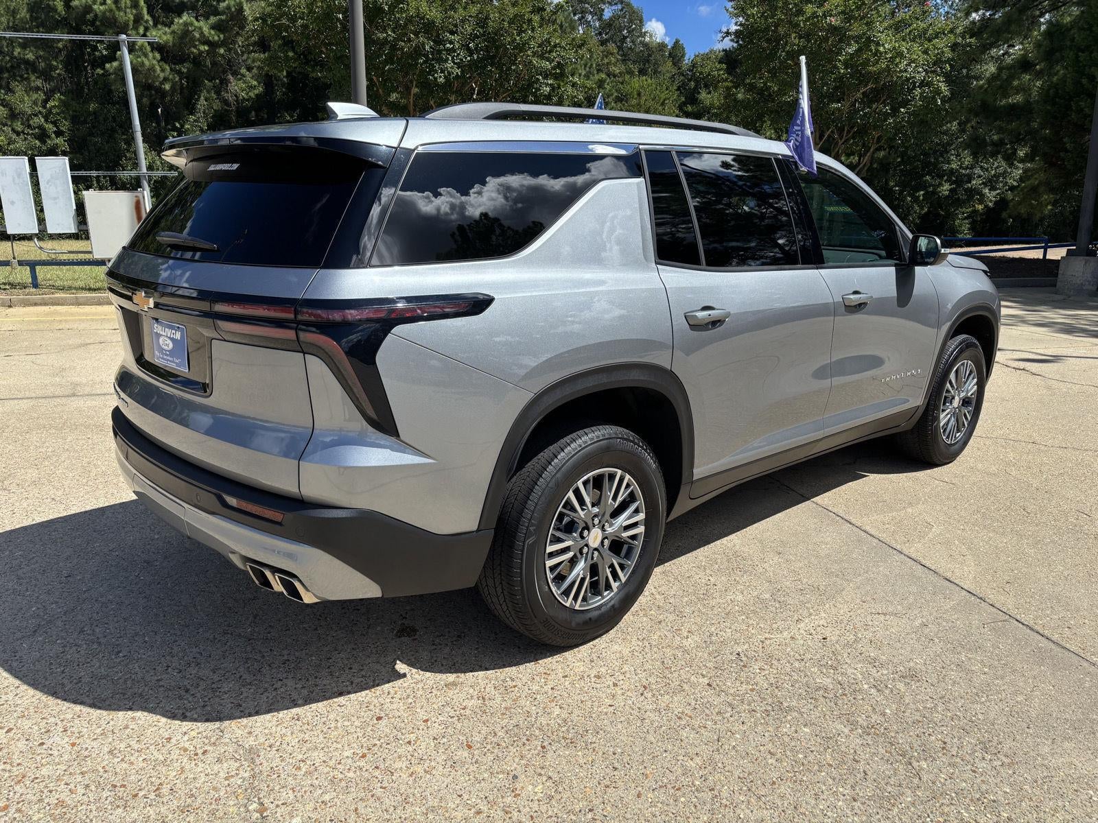 2025 Chevrolet Traverse AWD LT
