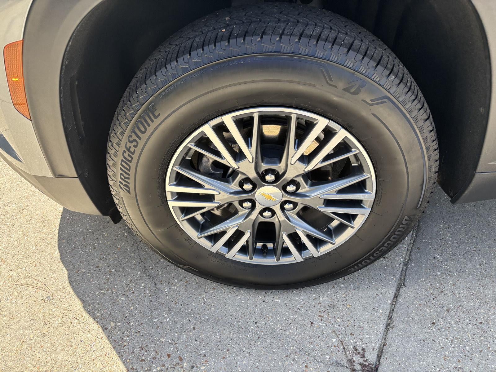 2025 Chevrolet Traverse AWD LT