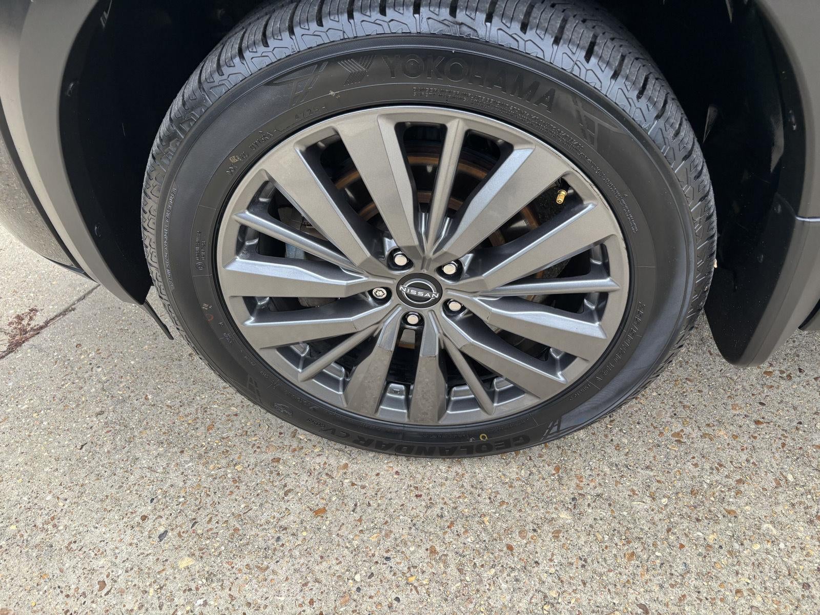 2022 Nissan Pathfinder SL