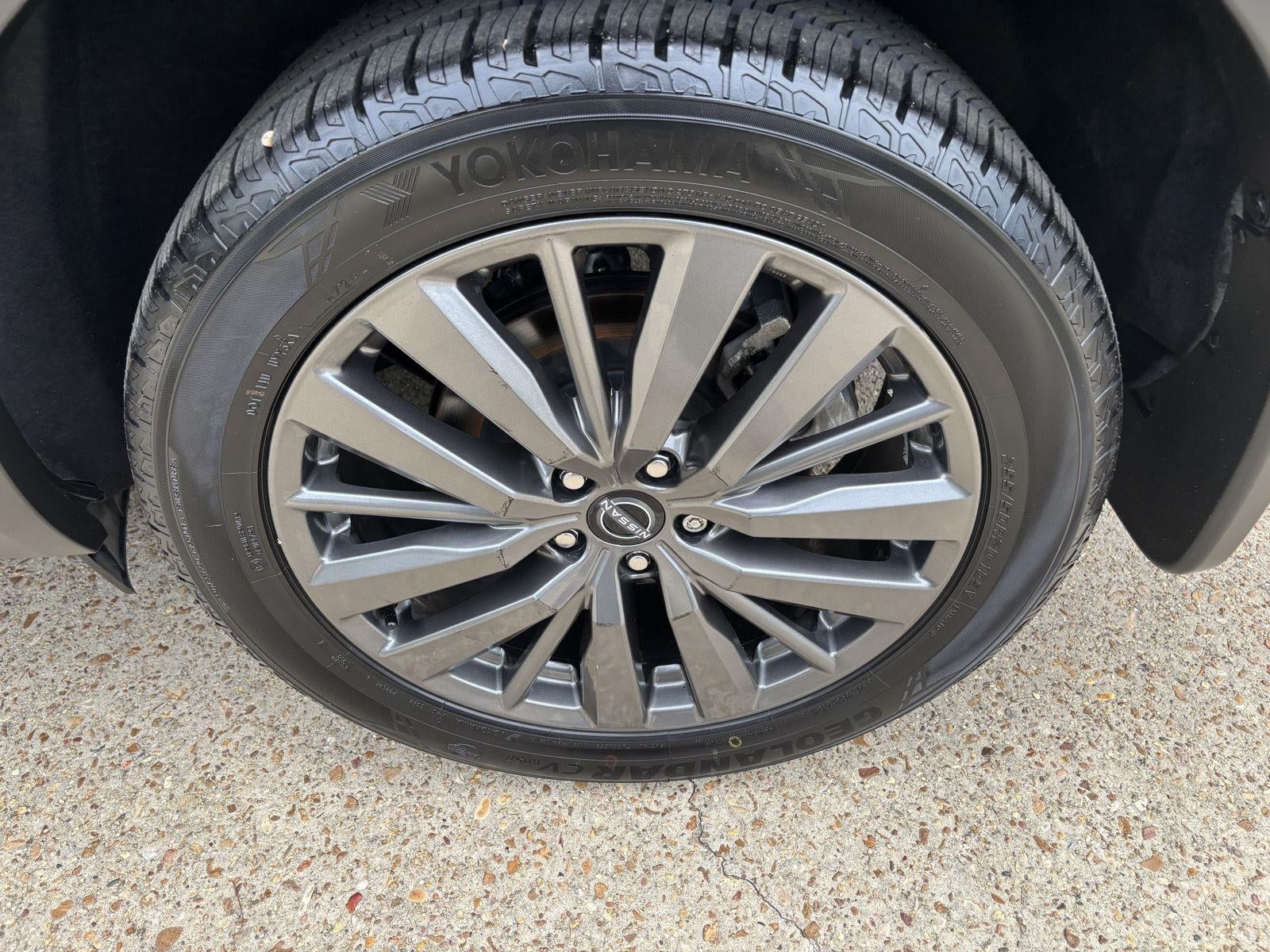 2022 Nissan Pathfinder SL