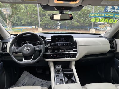 2022 Nissan Pathfinder SL