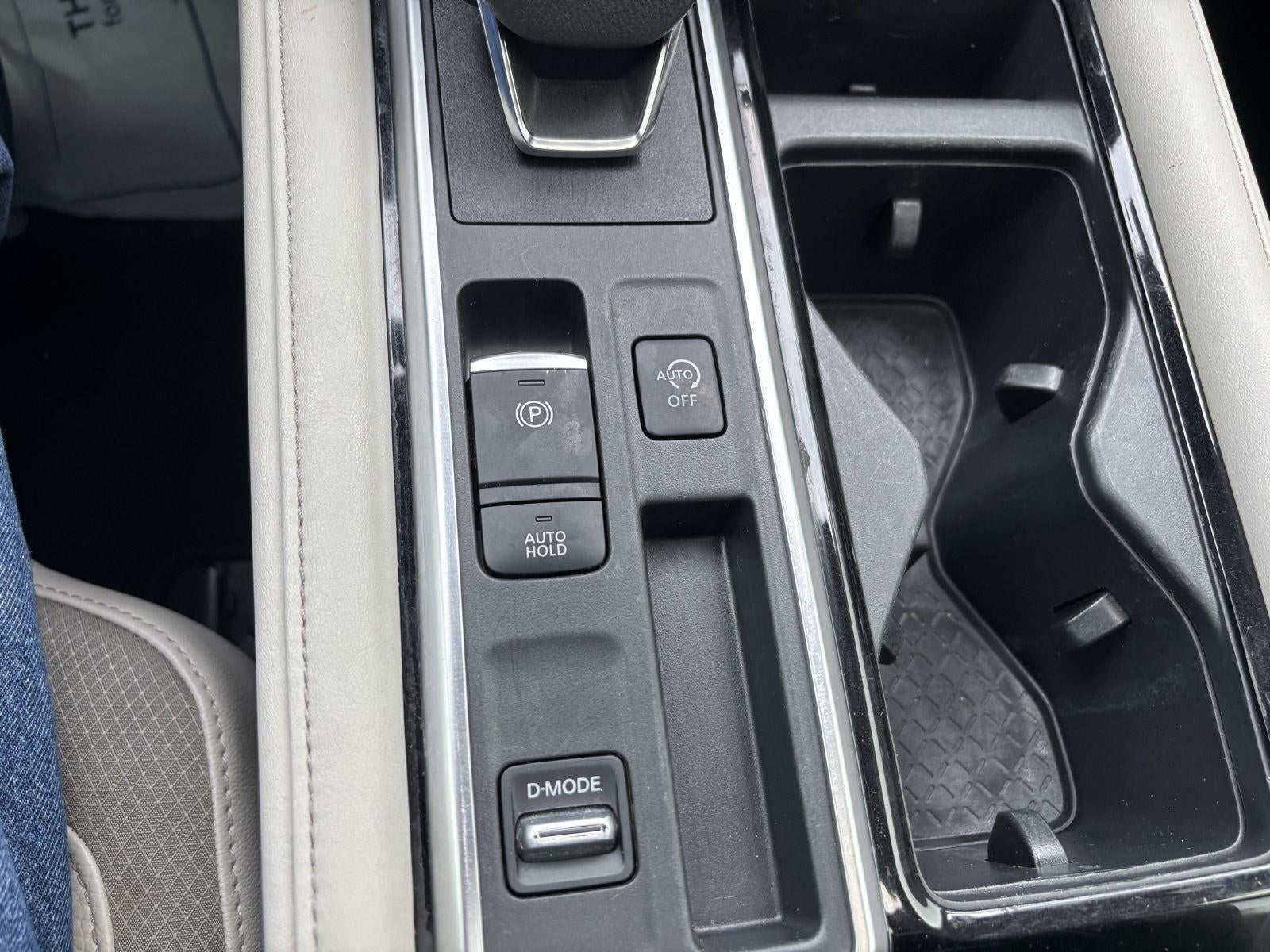 2022 Nissan Pathfinder SL