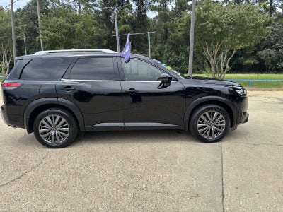 2022 Nissan Pathfinder SL