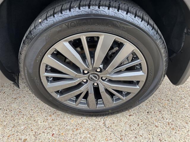 2022 Nissan Pathfinder SL