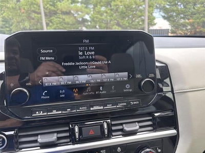 2022 Nissan Pathfinder SL