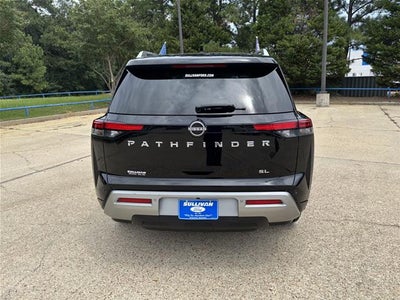 2022 Nissan Pathfinder SL