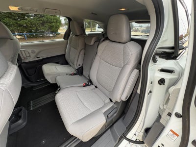 2023 Toyota Sienna LE