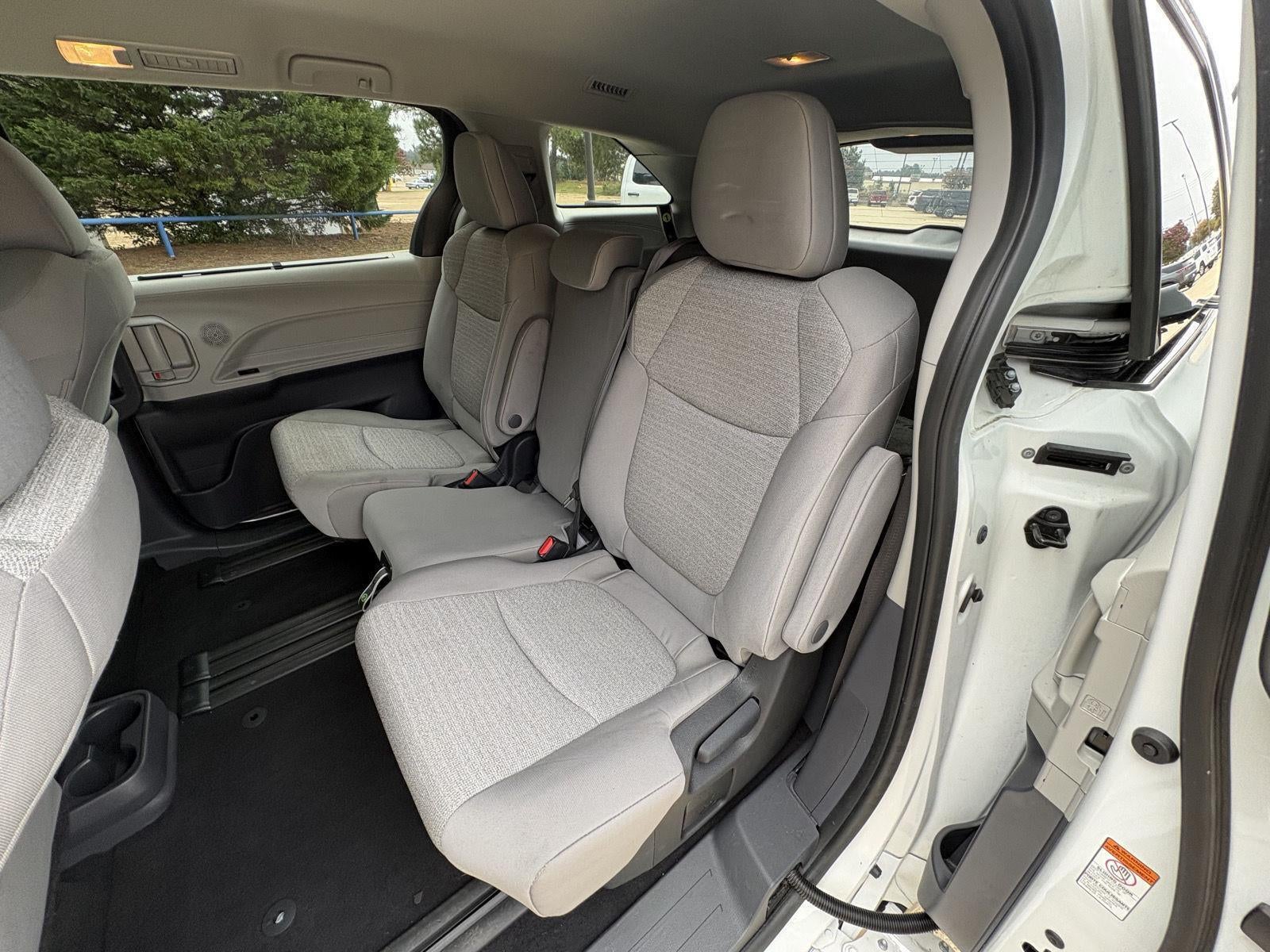 2023 Toyota Sienna LE