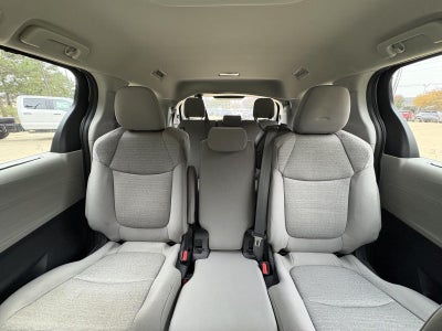 2023 Toyota Sienna LE