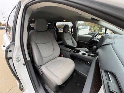2023 Toyota Sienna LE