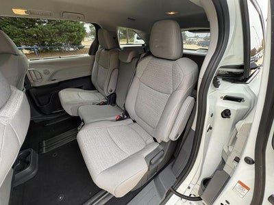 2023 Toyota Sienna LE
