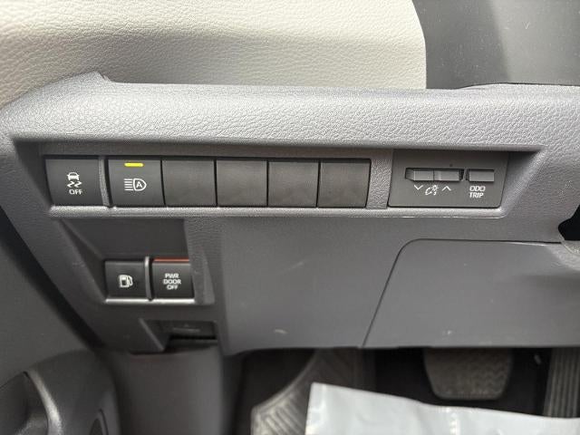 2023 Toyota Sienna LE