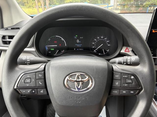 2023 Toyota Sienna LE