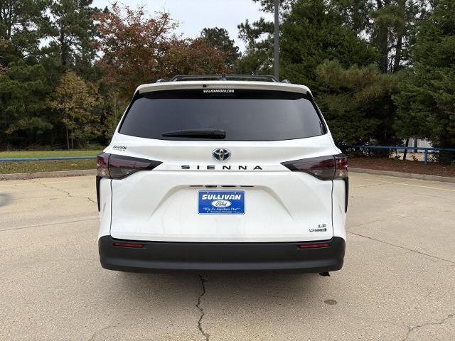 2023 Toyota Sienna LE