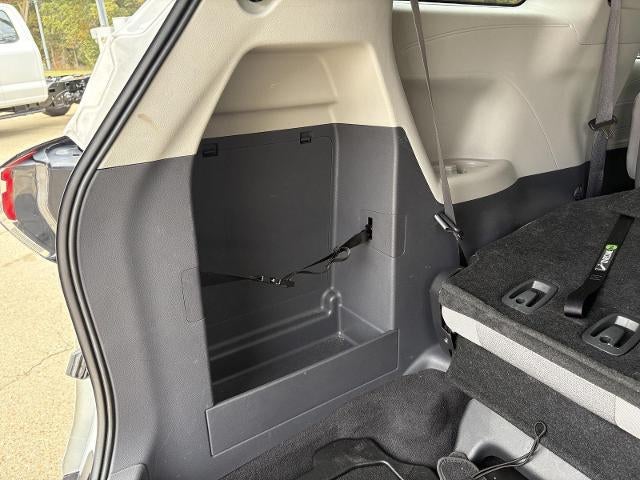 2023 Toyota Sienna LE